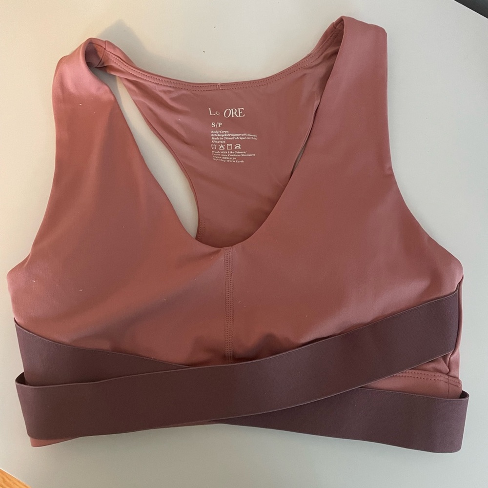 Le Ore sports bra. Never worn.